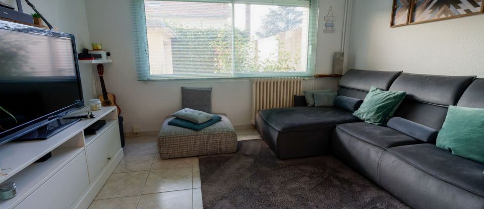 House 7 rooms of 220 m² in Bourg-lès-Valence (26500)