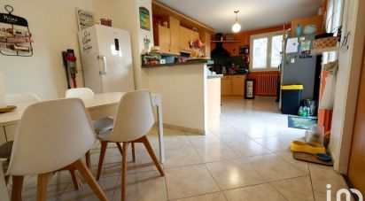 Maison 7 pièces de 220 m² à Bourg-lès-Valence (26500)
