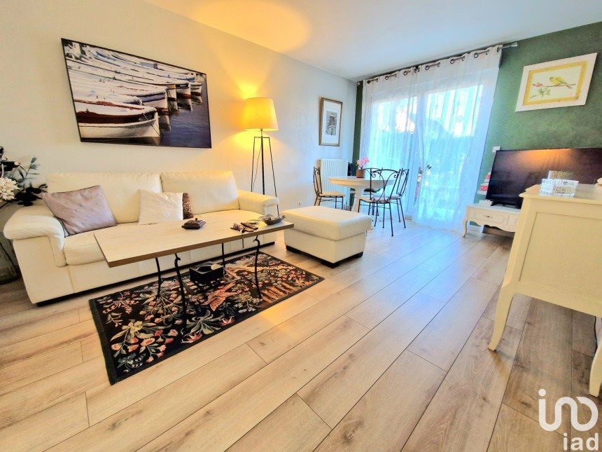Apartment 3 rooms of 55 m² in Livry-Gargan (93190)