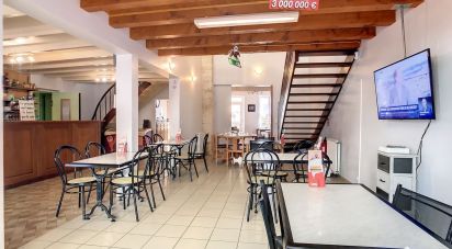 Bar-brasserie de 200 m² à - (16270)