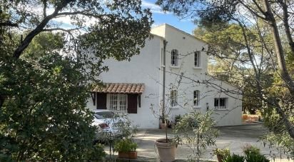 House 6 rooms of 168 m² in Nîmes (30900)