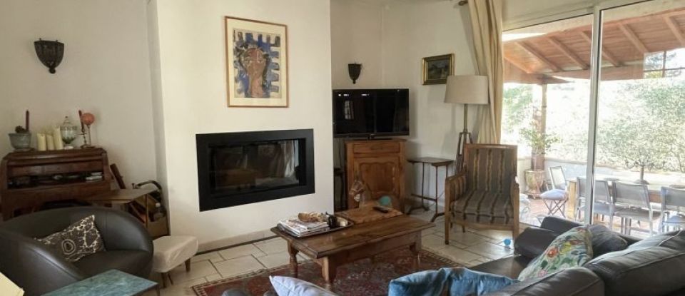 House 6 rooms of 168 m² in Nîmes (30900)