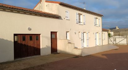 House 5 rooms of 135 m² in Saint-Léger-de-Montbrun (79100)