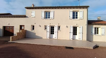 Maison 5 pièces de 135 m² à Saint-Léger-de-Montbrun (79100)