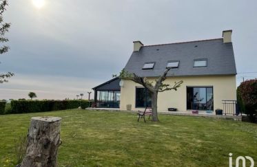 House 5 rooms of 126 m² in Cléden-Poher (29270)