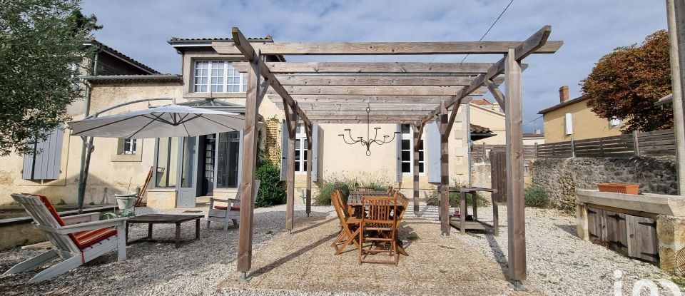 House 8 rooms of 410 m² in Gornac (33540)