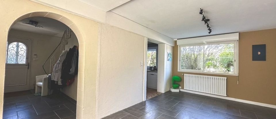 House 7 rooms of 160 m² in Marsilly (17137)