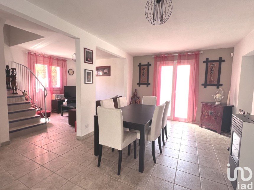 House 5 rooms of 105 m² in La Londe-les-Maures (83250)