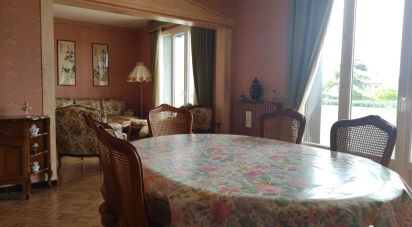 Apartment 5 rooms of 88 m² in Billère (64140)