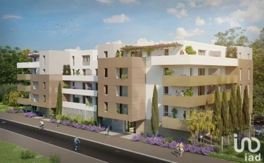 Appartement 4 pièces de 87 m² à Arles (13200)