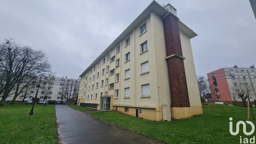 Apartment 4 rooms of 72 m² in Sainte-Geneviève-des-Bois (91700)