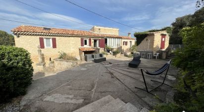Maison 10 pièces de 220 m² à Peyrolles-en-Provence (13860)