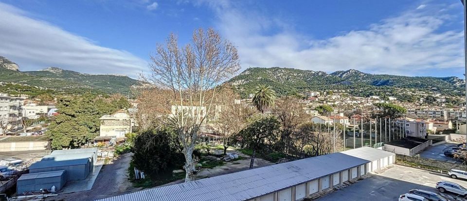 Appartement 4 pièces de 65 m² à Toulon (83200)