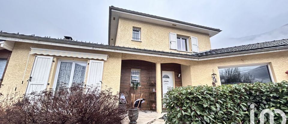 Maison 7 pièces de 140 m² à Séchilienne (38220)