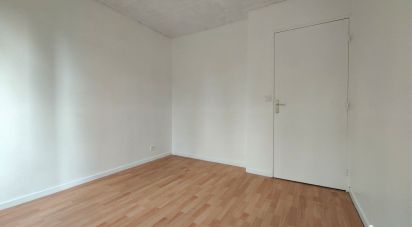 Apartment 4 rooms of 69 m² in Maurepas (78310)