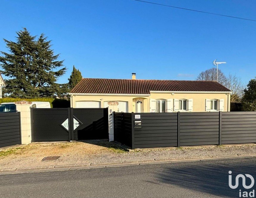 House 5 rooms of 126 m² in Les Ormes (86220)
