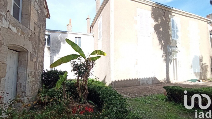 Town house 7 rooms of 169 m² in Luçon (85400)