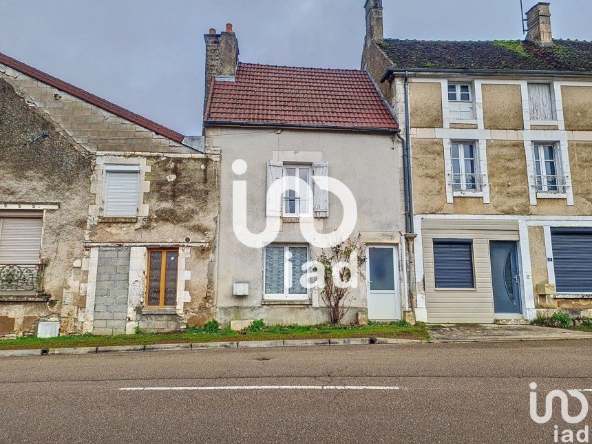 Maison 2 pièces de 53 m² à Courson-les-Carrières (89560)