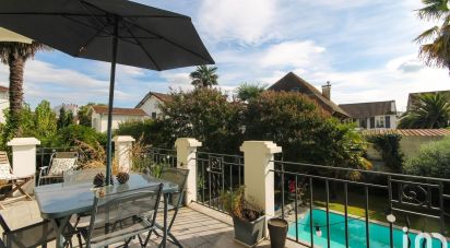 House 7 rooms of 238 m² in Pau (64000)