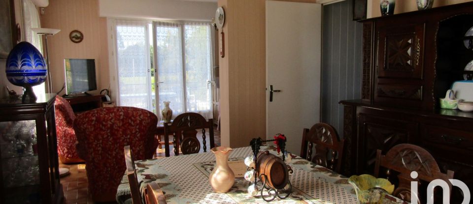 Traditional house 7 rooms of 136 m² in Saujon (17600)