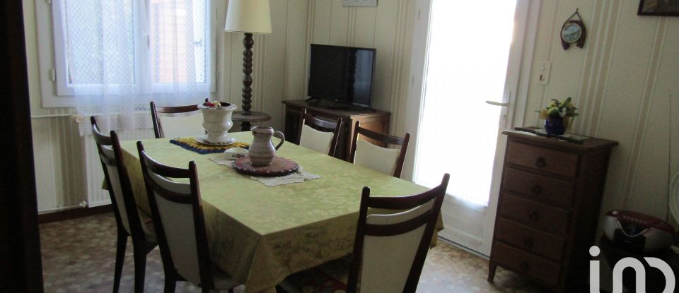 Traditional house 7 rooms of 136 m² in Saujon (17600)