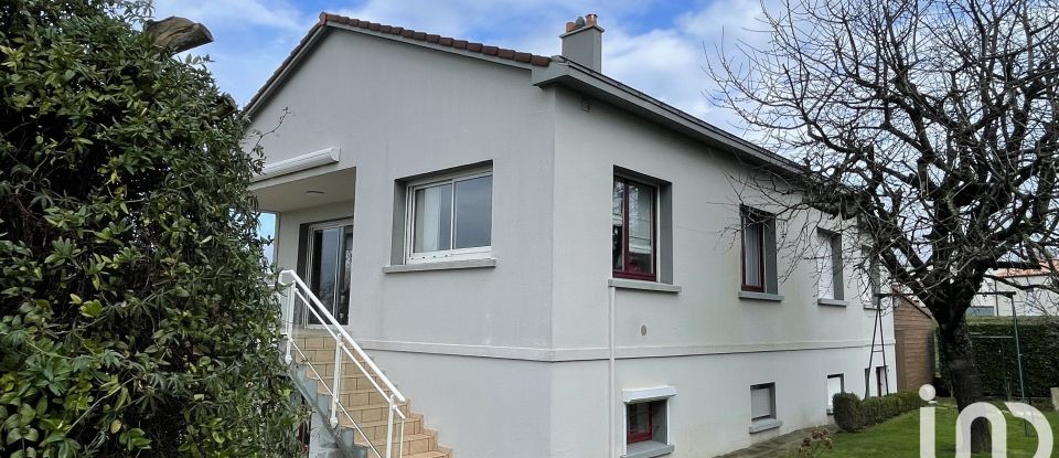 House 9 rooms of 150 m² in Pouzauges (85700)