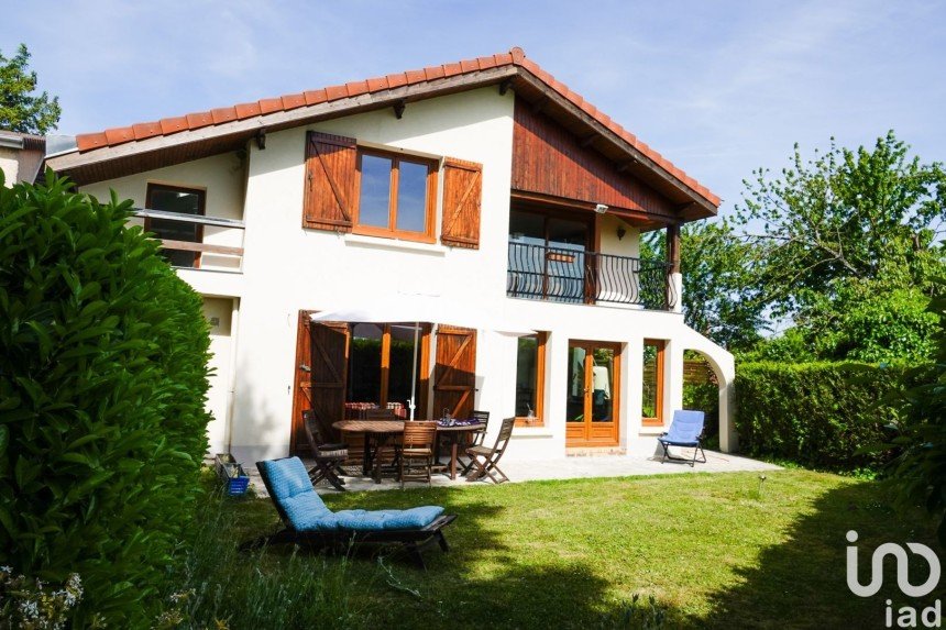 House 7 rooms of 191 m² in Sonchamp (78120)