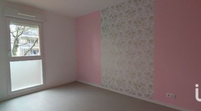 Apartment 3 rooms of 60 m² in L'Hermitage (35590)