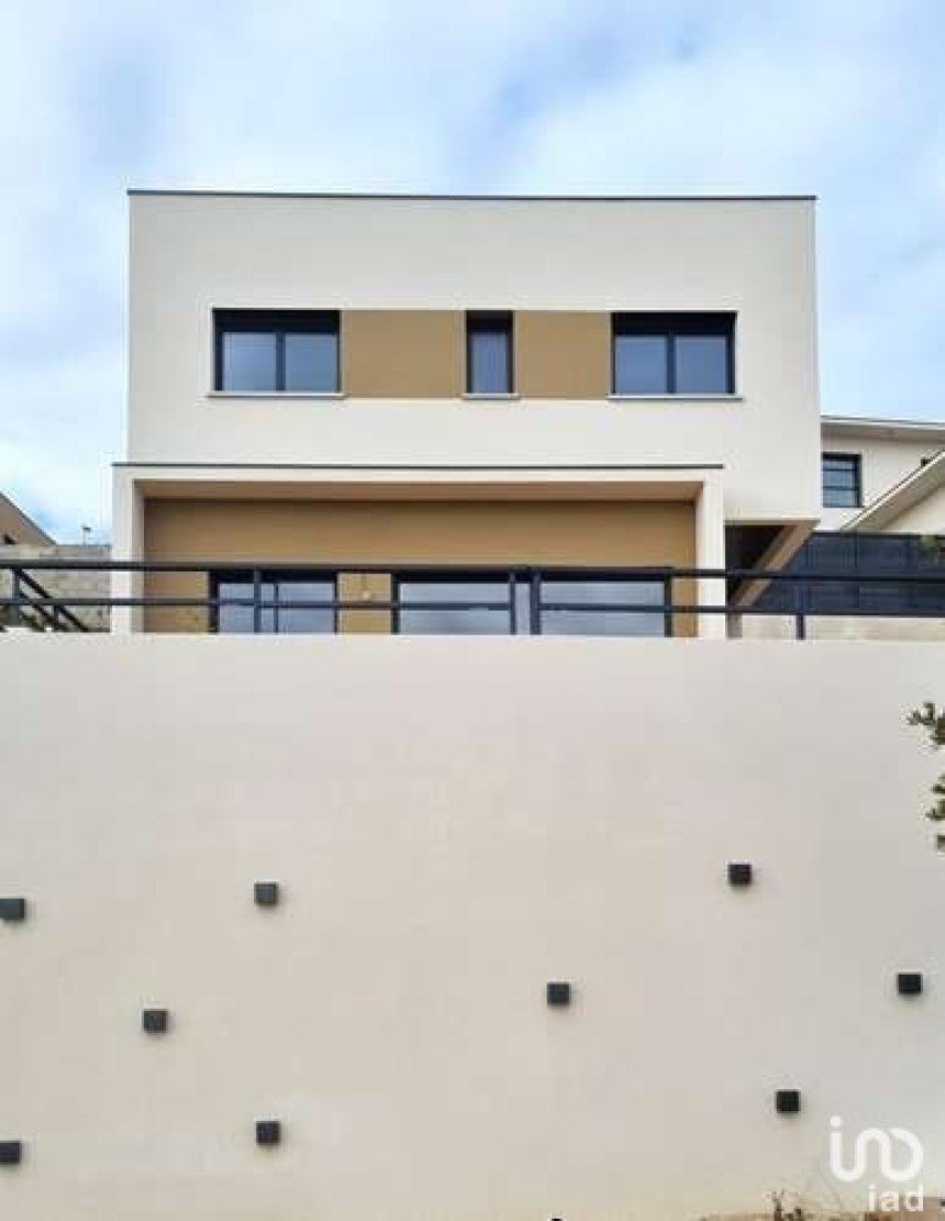 House 4 rooms of 115 m² in Narbonne (11100)
