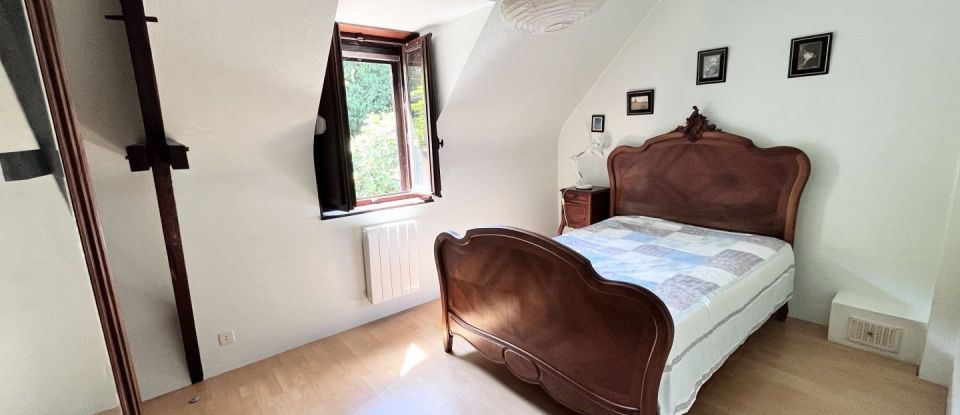 House 6 rooms of 130 m² in Saint-Launeuc (22230)