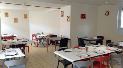 Restaurant of 277 m² in Saint-Cyr (07430)