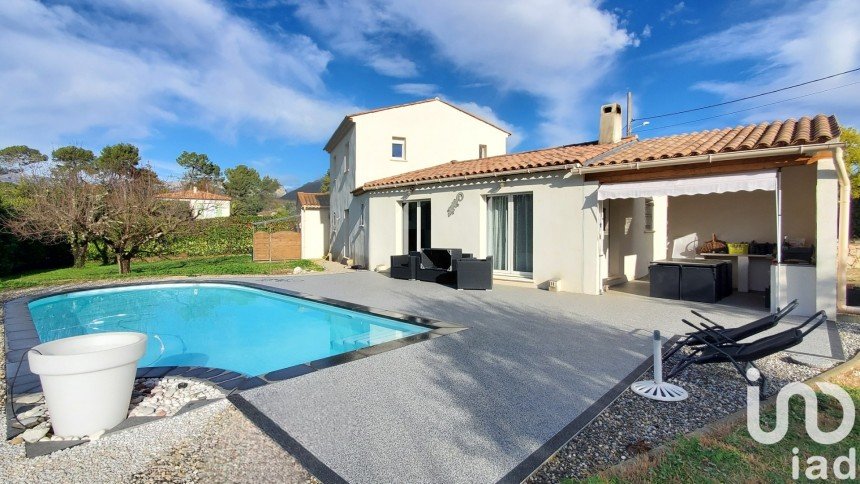 House 4 rooms of 169 m² in Roquefort-les-Pins (06330)