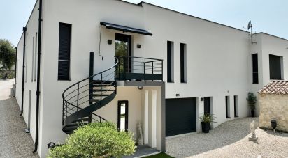 Maison 4 pièces de 210 m² à Saint-Laurent-des-Arbres (30126)