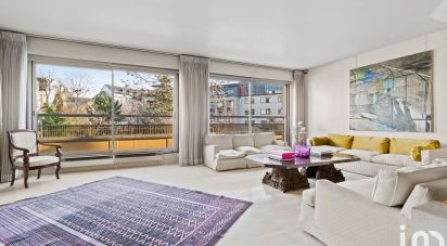 Appartement 7 pièces de 207 m² à Paris (75116)