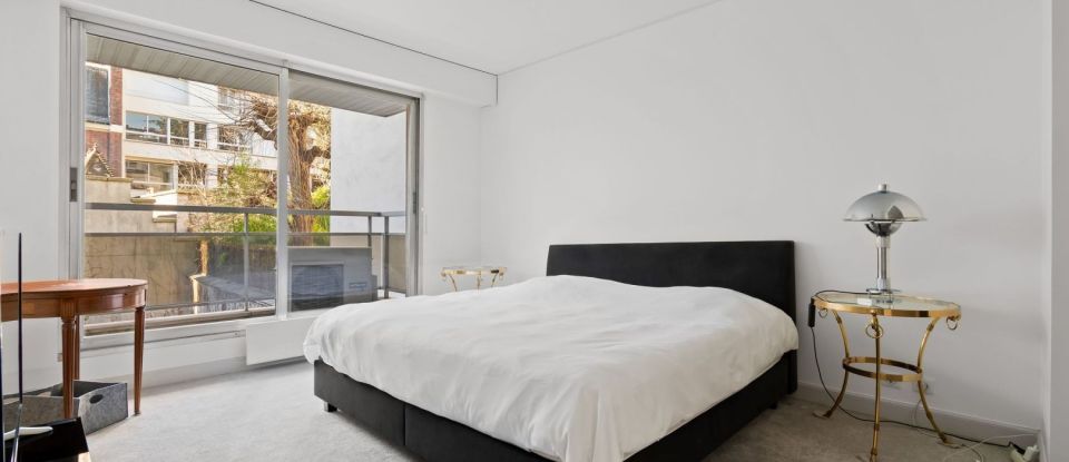 Appartement 7 pièces de 207 m² à Paris (75116)