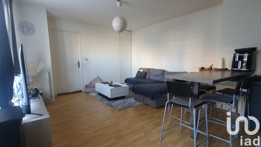 Apartment 3 rooms of 60 m² in Villecresnes (94440)