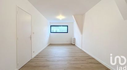 Town house 6 rooms of 180 m² in Laval (53000)