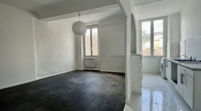 Apartment 2 rooms of 41 m² in Belgentier (83210)