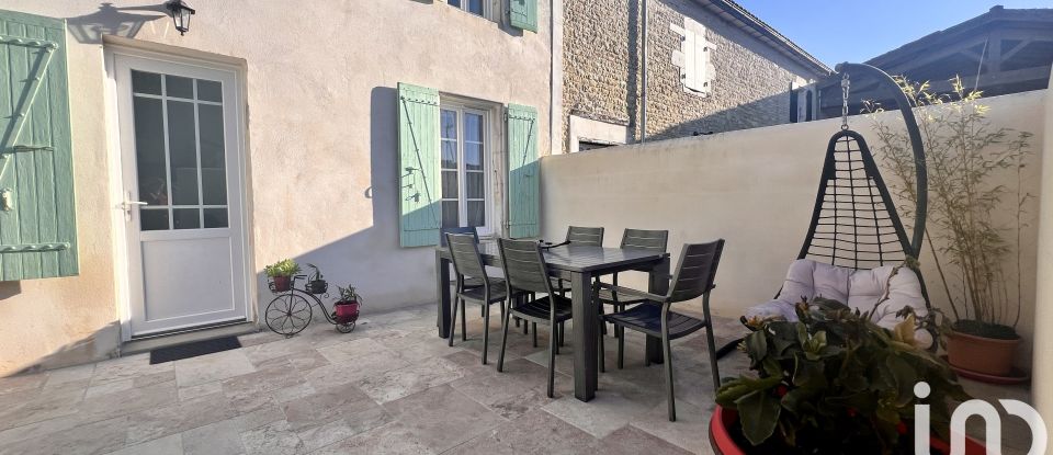 Town house 6 rooms of 140 m² in Saint-Christophe (17220)
