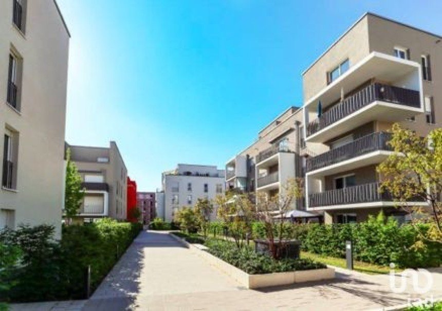 Appartement 3 pièces de 58 m² à Sainte-Geneviève-des-Bois (91700)