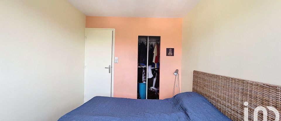 Apartment 4 rooms of 79 m² in - (6927)