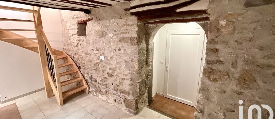 Village house 5 rooms of 97 m² in Châteauneuf-de-Gadagne (84470)