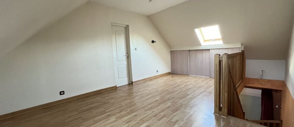 House 5 rooms of 116 m² in Sillé-le-Philippe (72460)