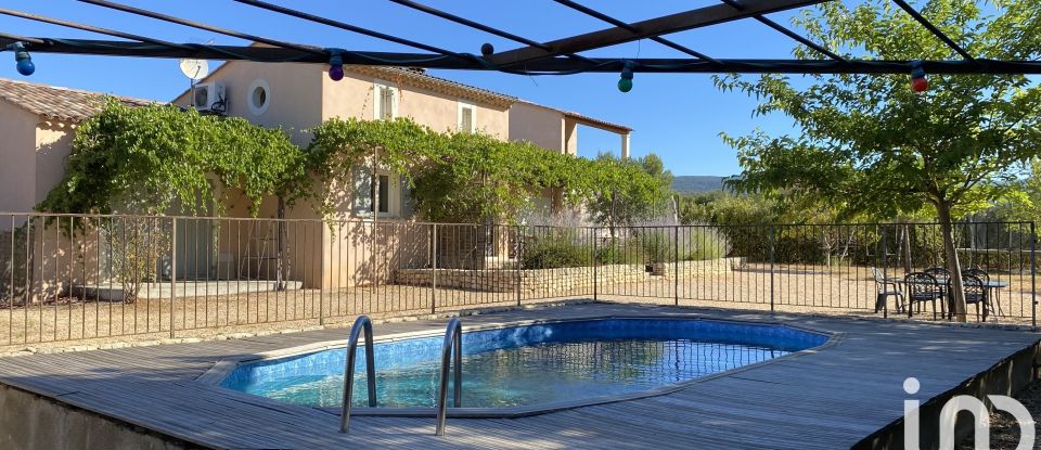 Traditional house 7 rooms of 190 m² in Saint-Saturnin-lès-Apt (84490)