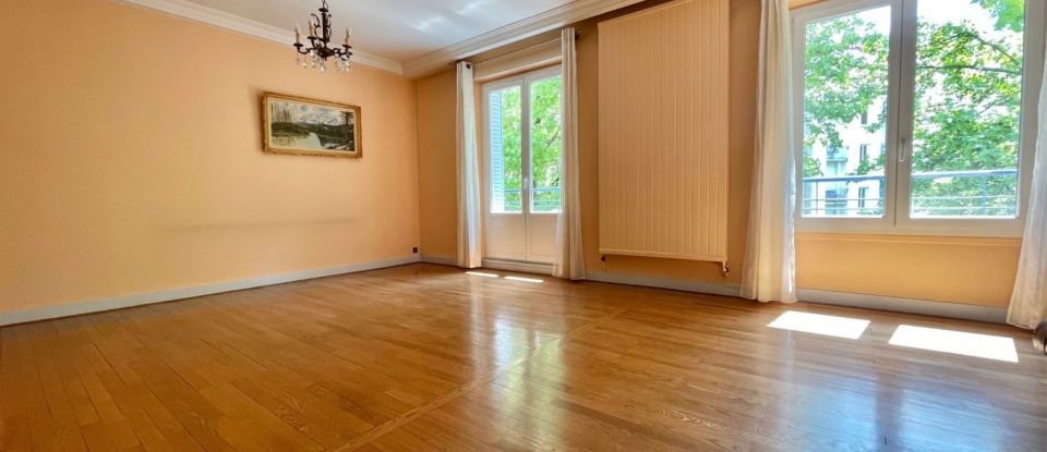 Apartment 4 rooms of 107 m² in Grenoble (38000)