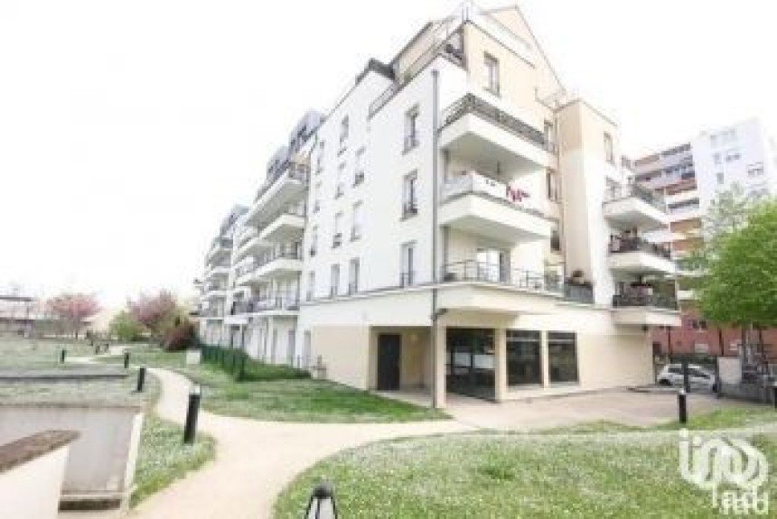 Apartment 2 rooms of 41 m² in Trappes (78190)