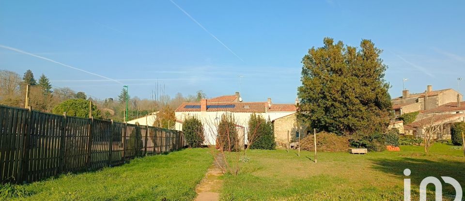 Maison de village 5 pièces de 200 m² à Saint-Michel-le-Cloucq (85200)