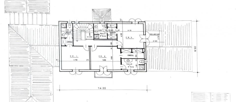 Maison traditionnelle 8 pièces de 302 m² à Fayence (83440)