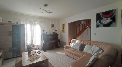 House 4 rooms of 90 m² in Montamisé (86360)