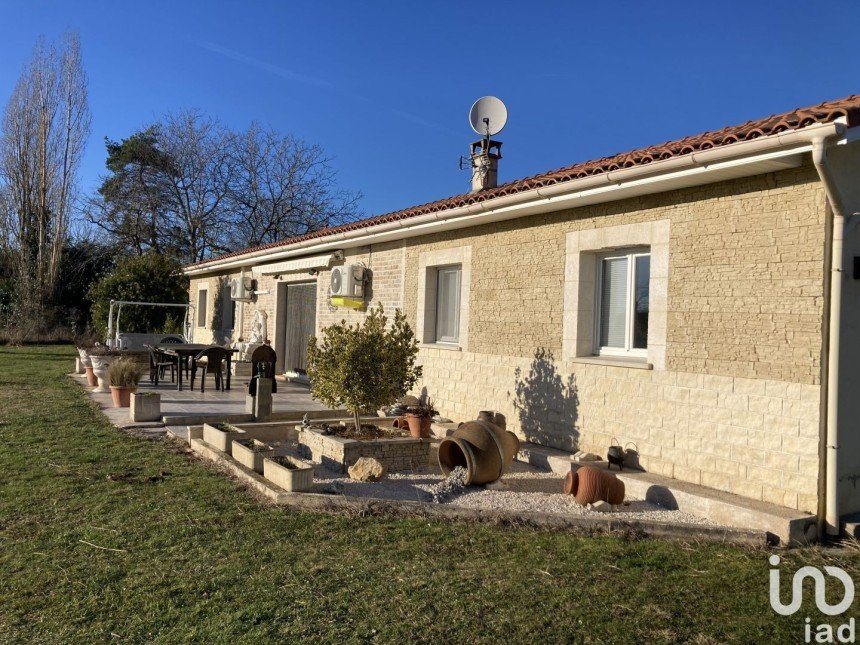 Maison 6 pièces de 140 m² à Villecomtal-sur-Arros (32730)